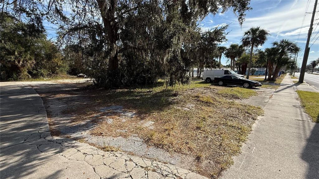 Image 3 of property listing at 1199 N DIXIE FREEWAY, New Smyrna Beach, FL 32168