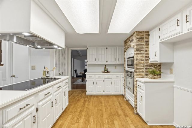 15807 Wilderness Pkwy, San Antonio, TX 78232