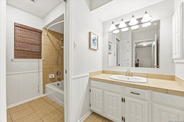 15807 Wilderness Pkwy, San Antonio, TX 78232