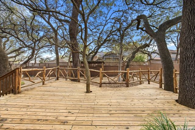 15807 Wilderness Pkwy, San Antonio, TX 78232