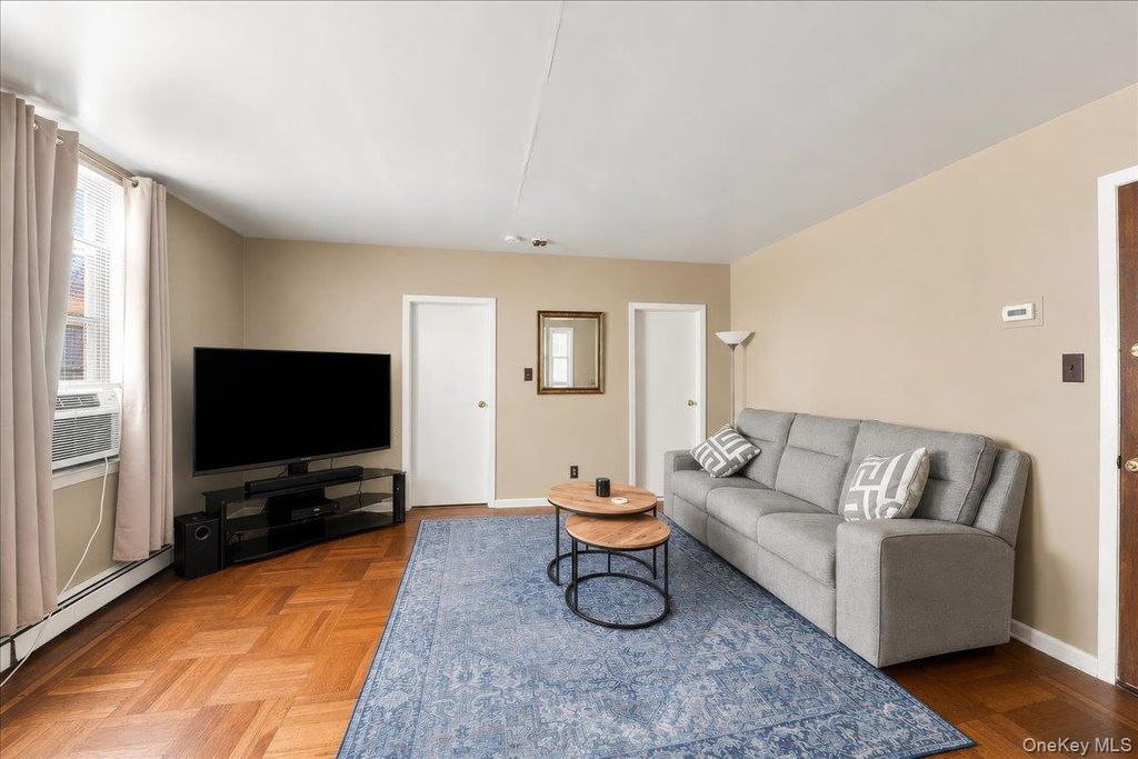 1581 Hollywood Avenue, Bronx, NY 10461 — photo 2