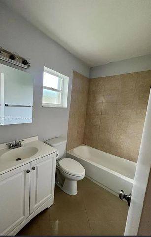 1824 Monroe Street 8, Hollywood, FL 33020