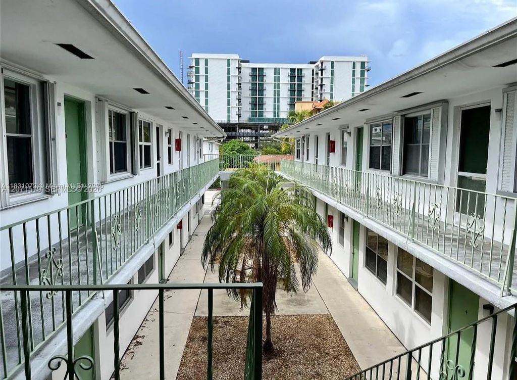 1824 Monroe Street 8, Hollywood, FL 33020