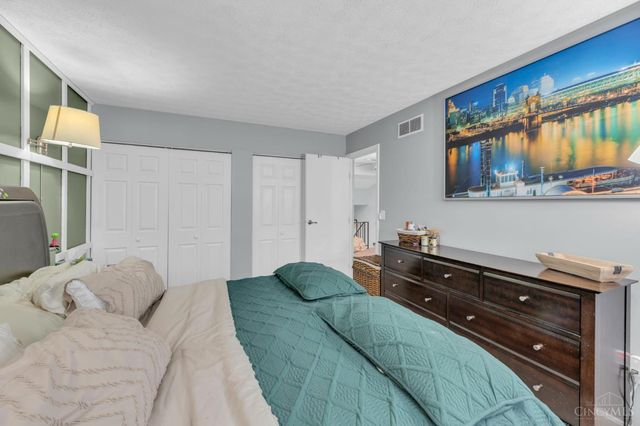 27 Wildwood Drive, Fairfield, OH 45014