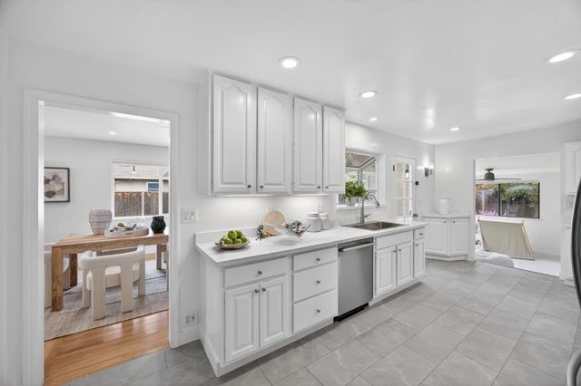 866 Stonehurst Way, Campbell, CA 95008