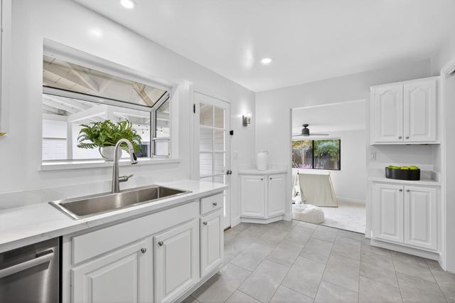 866 Stonehurst Way, Campbell, CA 95008