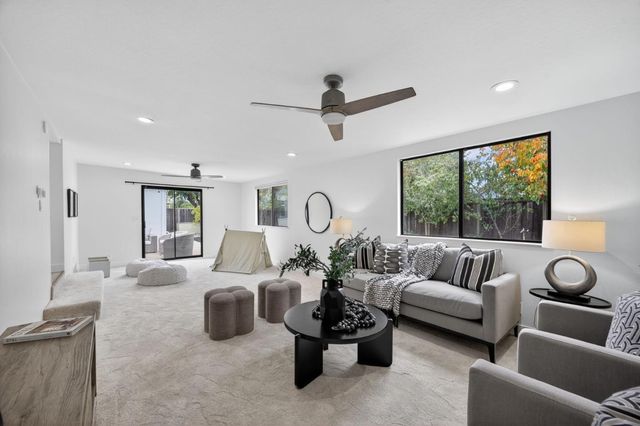 866 Stonehurst Way, Campbell, CA 95008