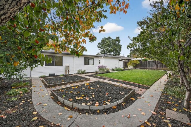 866 Stonehurst Way, Campbell, CA 95008