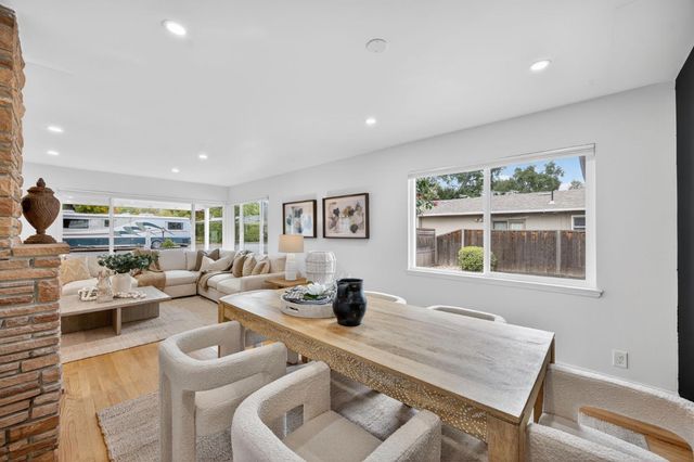 866 Stonehurst Way, Campbell, CA 95008