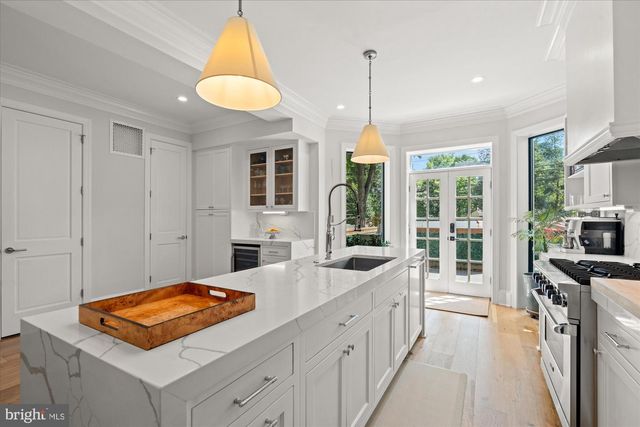 2610 GARFIELD ST NW, Washington, DC 20008