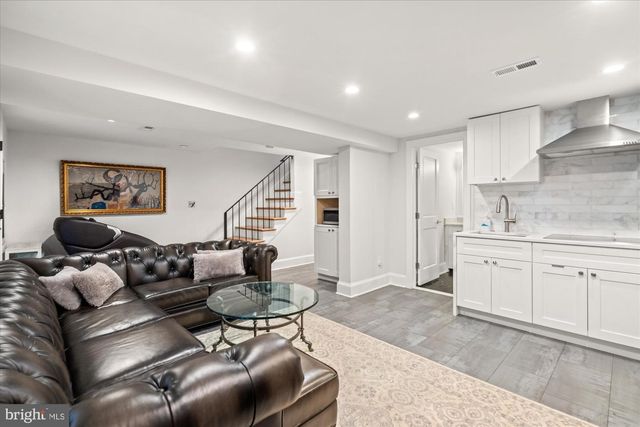 2610 GARFIELD ST NW, Washington, DC 20008