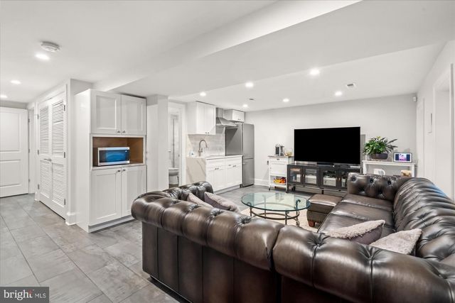 2610 GARFIELD ST NW, Washington, DC 20008