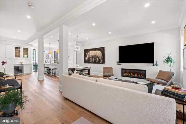 2610 GARFIELD ST NW, Washington, DC 20008