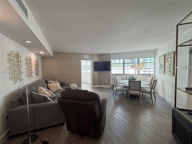 905 Brickell Bay Drive 1124, Miami, FL 33131