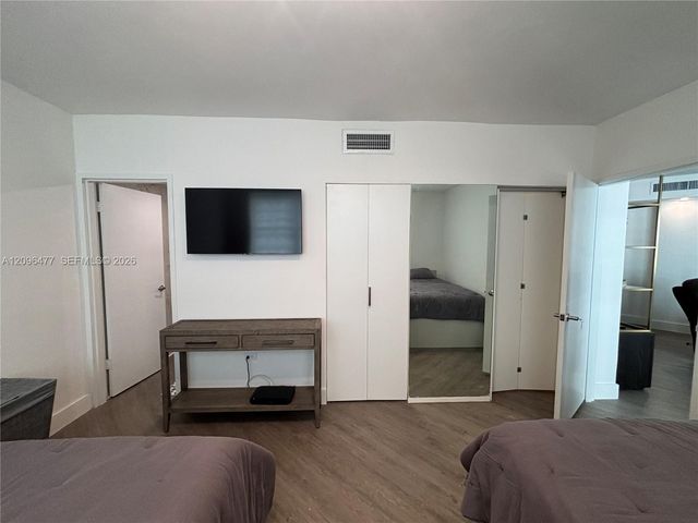 905 Brickell Bay Drive 1124, Miami, FL 33131