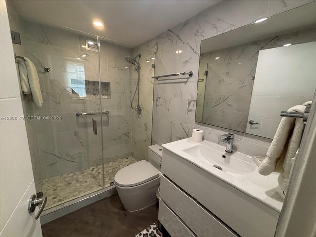 905 Brickell Bay Drive 1124, Miami, FL 33131