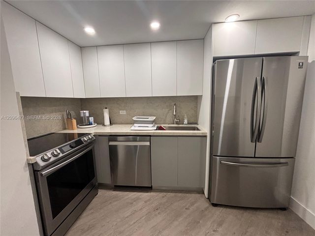 905 Brickell Bay Drive 1124, Miami, FL 33131