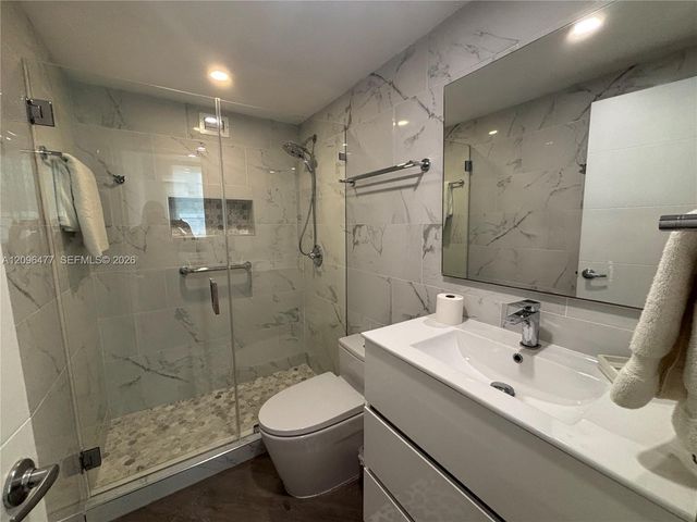 905 Brickell Bay Drive 1124, Miami, FL 33131