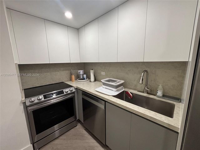 905 Brickell Bay Drive 1124, Miami, FL 33131
