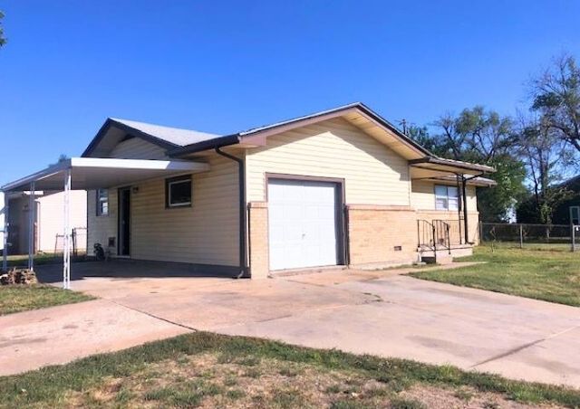 2427 W Greenfield St, Wichita, KS 67217