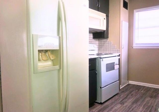 2427 W Greenfield St, Wichita, KS 67217