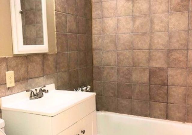 2427 W Greenfield St, Wichita, KS 67217