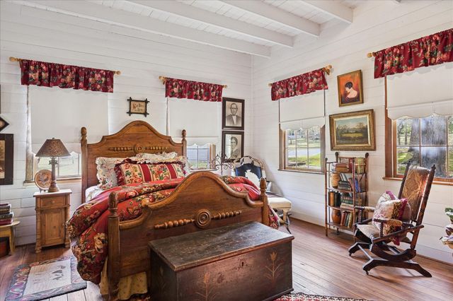 207 Bauer Rummel Road, Round Top, TX 78954