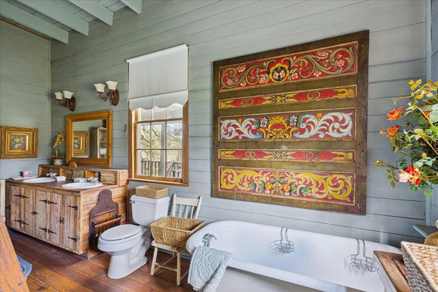 207 Bauer Rummel Road, Round Top, TX 78954