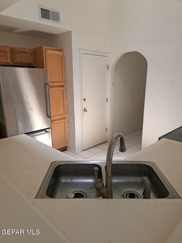 11077 GOLDEN POND Drive, El Paso, TX 79934