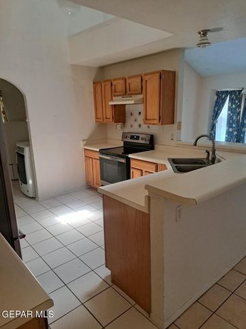 11077 GOLDEN POND Drive, El Paso, TX 79934