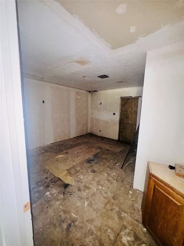 1434 Margaret Street, Paris, TX 75460