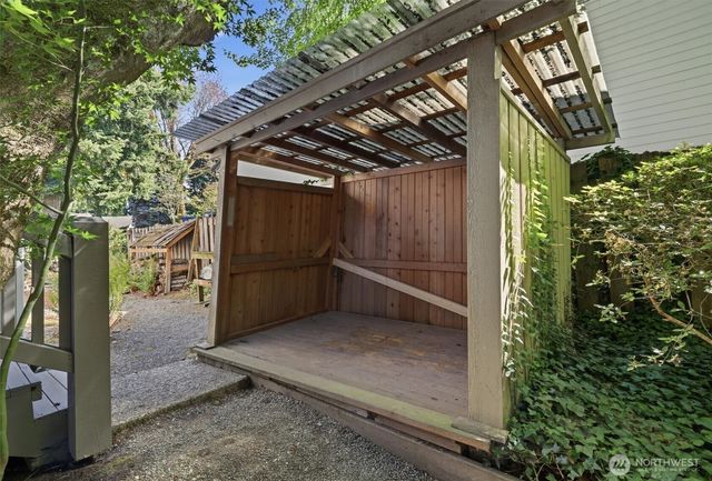 4617 162nd Avenue NE, Redmond, WA 98052