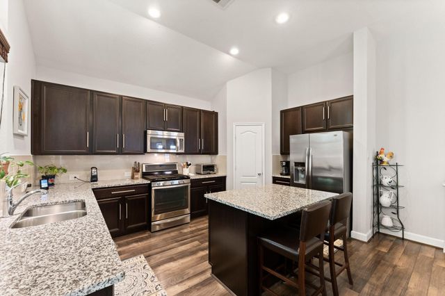 1918 Elkington Circle, Conroe, TX 77304