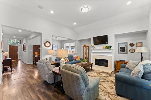 1918 Elkington Circle, Conroe, TX 77304