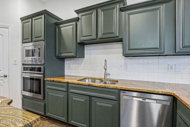 4308 Capistrano Avenue, Las Cruces, NM 88011