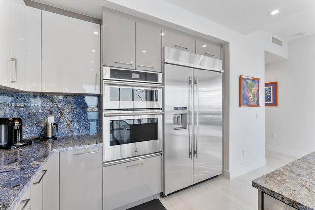 3 Water Club Way 1401, North Palm Beach, FL 33408