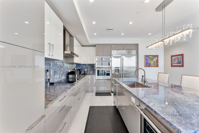 3 Water Club Way 1401, North Palm Beach, FL 33408