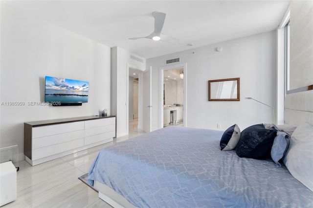 3 Water Club Way 1401, North Palm Beach, FL 33408