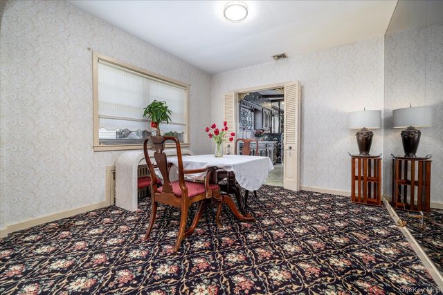 360 Raymond Street, Rockville Centre, NY 11570