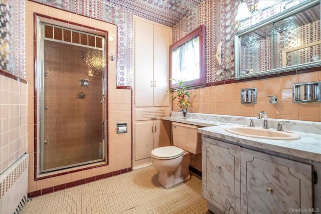 360 Raymond Street, Rockville Centre, NY 11570