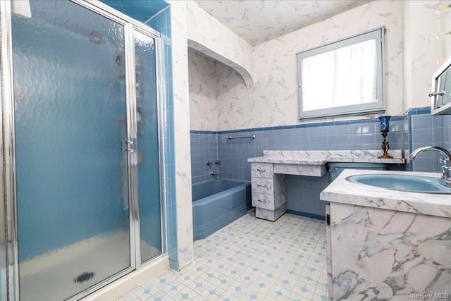 360 Raymond Street, Rockville Centre, NY 11570