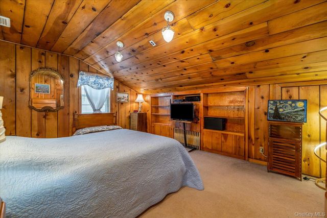 360 Raymond Street, Rockville Centre, NY 11570