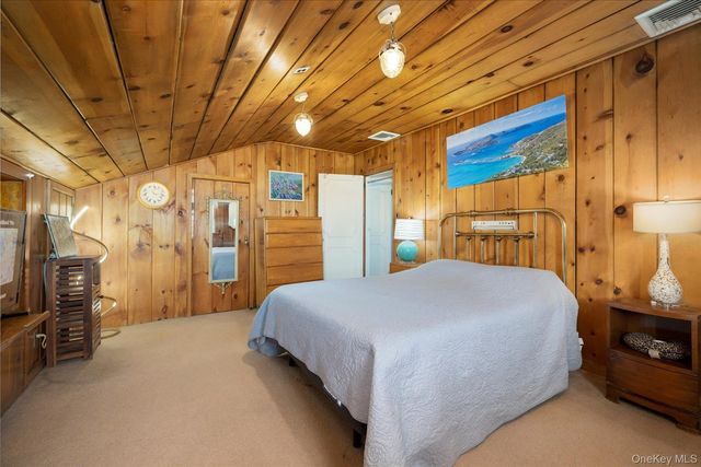 360 Raymond Street, Rockville Centre, NY 11570