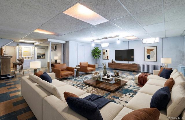 360 Raymond Street, Rockville Centre, NY 11570