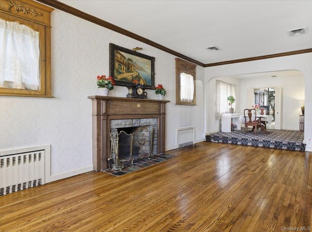 360 Raymond Street, Rockville Centre, NY 11570