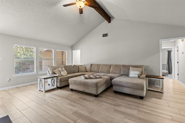 404 Innwood DR, Georgetown, TX 78628