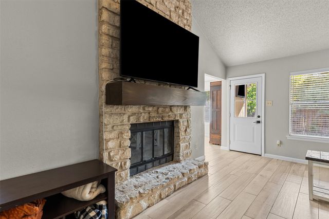 404 Innwood DR, Georgetown, TX 78628