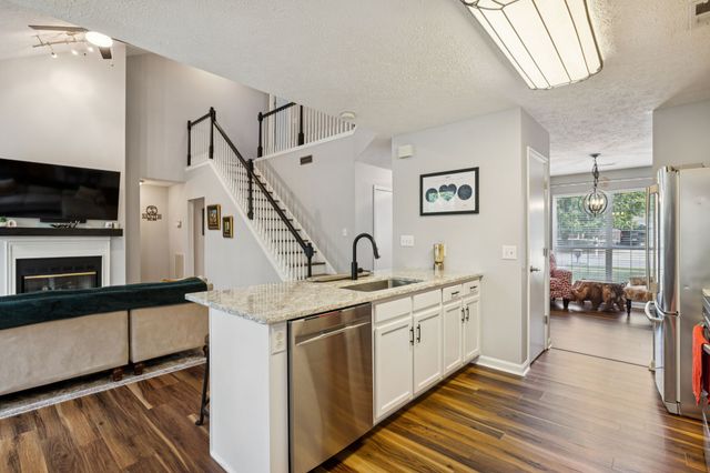 160 Waters Edge Ln, Hendersonville, TN 37075