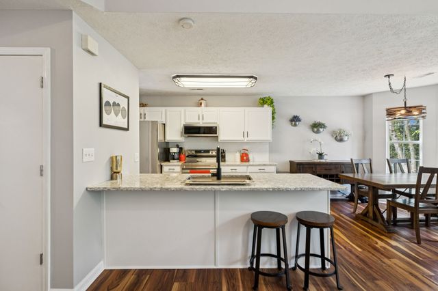 160 Waters Edge Ln, Hendersonville, TN 37075