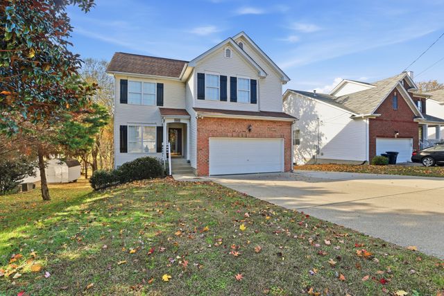 160 Waters Edge Ln, Hendersonville, TN 37075